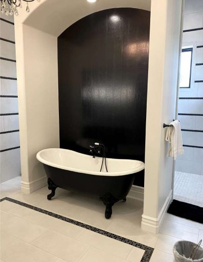 Spa-like shower with multiple showerheads and precise temperature control plumbing